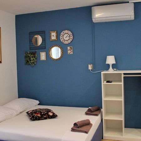Apartment Bili-Sea View Apartment In The Center Makarska Kültér fotó