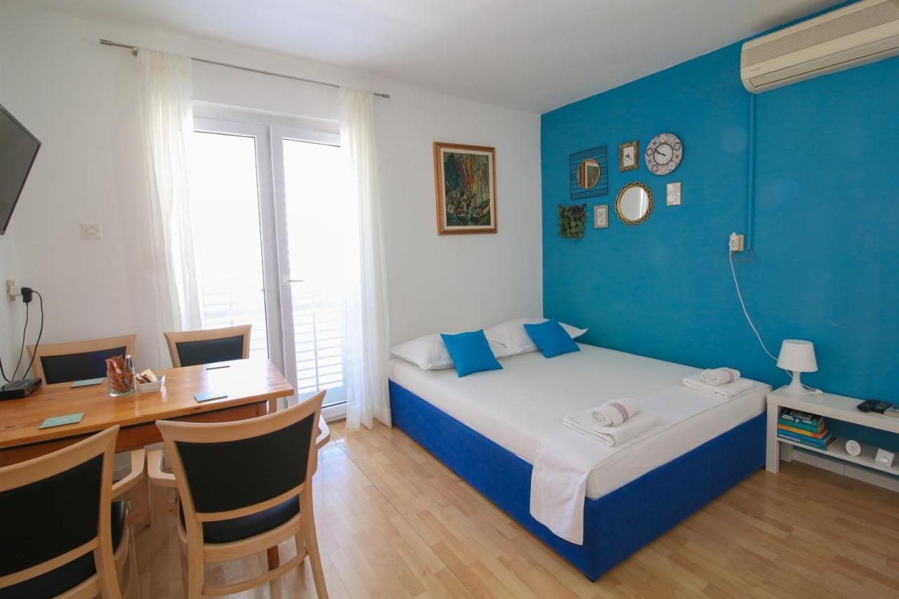 Apartment Bili-Sea View Apartment In The Center Makarska Kültér fotó