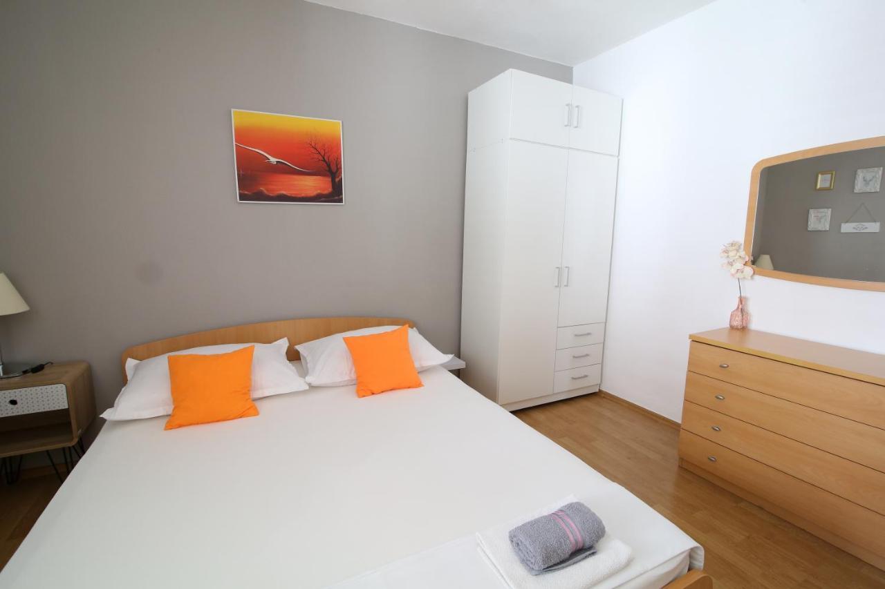 Apartment Bili-Sea View Apartment In The Center Makarska Kültér fotó